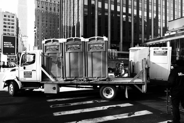 Best Portable restroom trailer rental  in Wliamsvle, IL